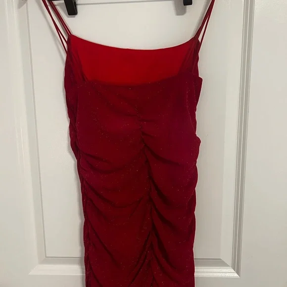 Elegant Red Ruched Dress - Picture 4 of 4